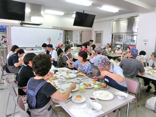 試食の様子