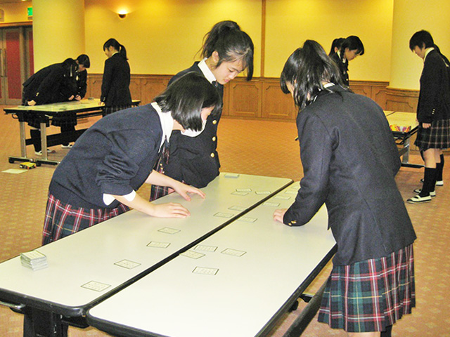 中学百人一首大会の様子