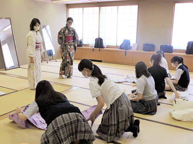 おはしょり、身八ツ口など、浴衣の名称の確認です。