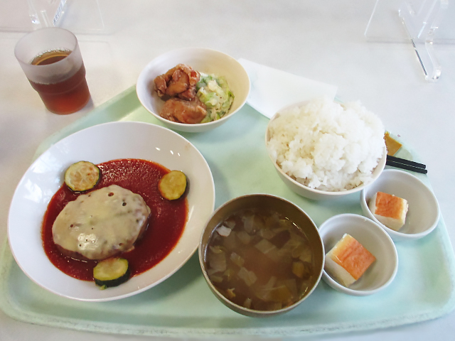 夕食もおいしくいただきました！