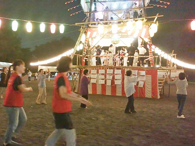 ちょうど雨が止んで、市民の皆さまと一緒に踊りました。