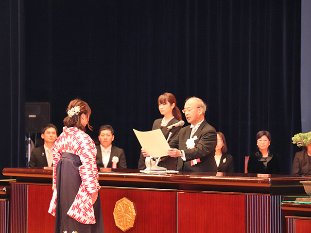 卒業証書・学位記授与